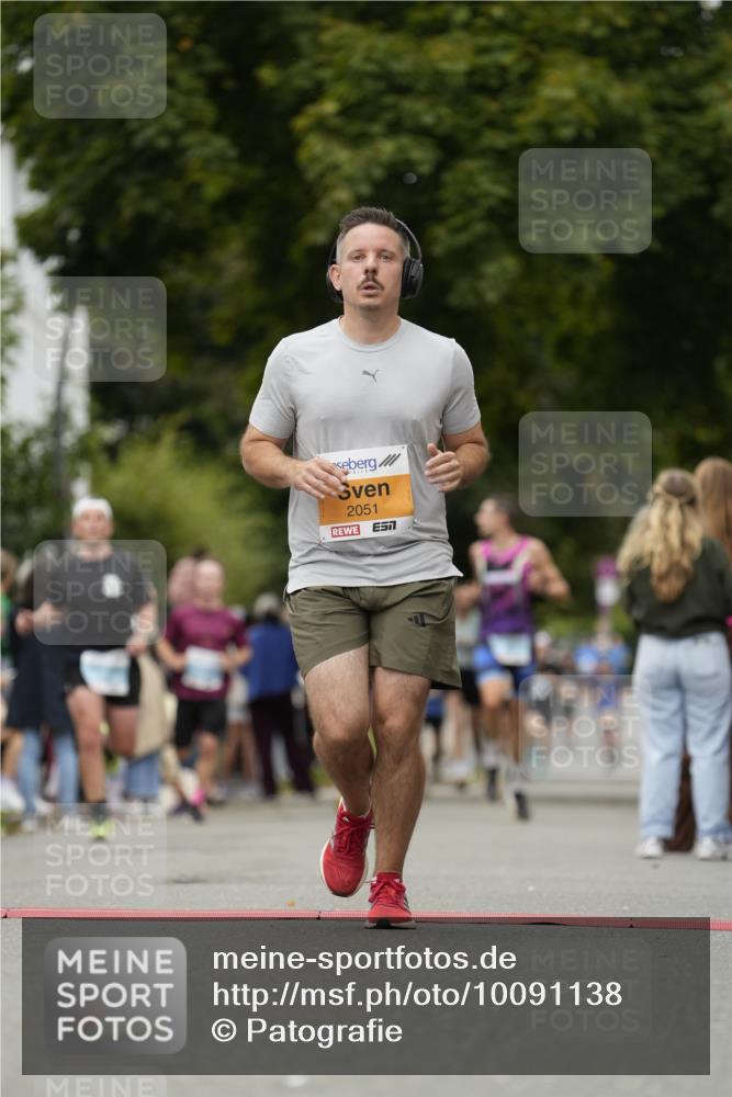 30.08.2026 - Blankeneser Heldenlauf Patografie http://msf.ph/oto/10091138 30.08.2026 12:10:37 Ziel 2051 meine-sportfotos.de