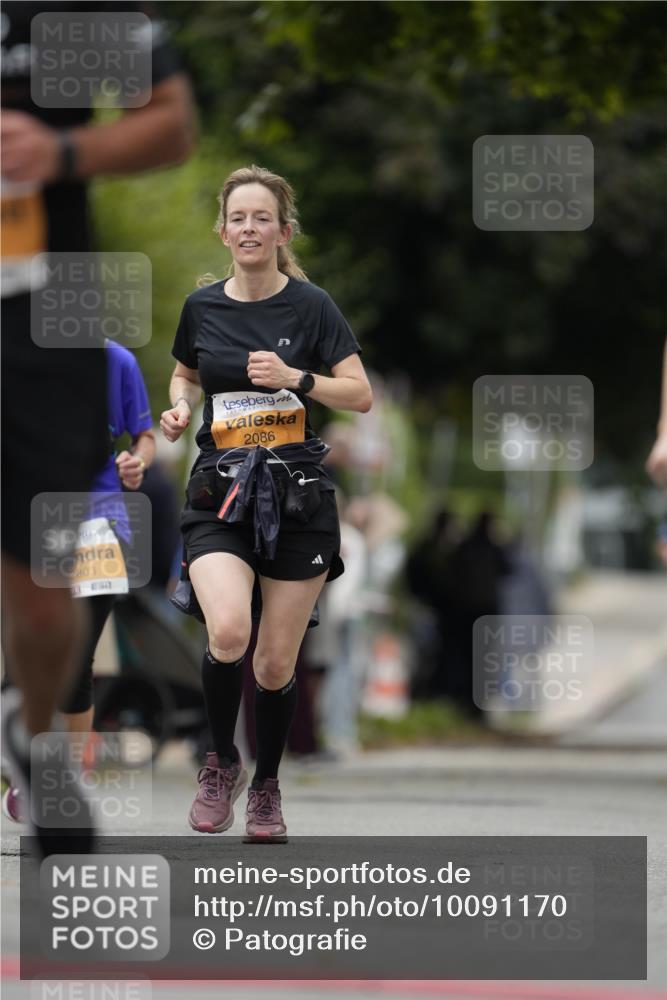 30.08.2026 - Blankeneser Heldenlauf Patografie http://msf.ph/oto/10091170 30.08.2026 12:11:17 Ziel 2320, 2438, 2541, 4373, 4445 meine-sportfotos.de