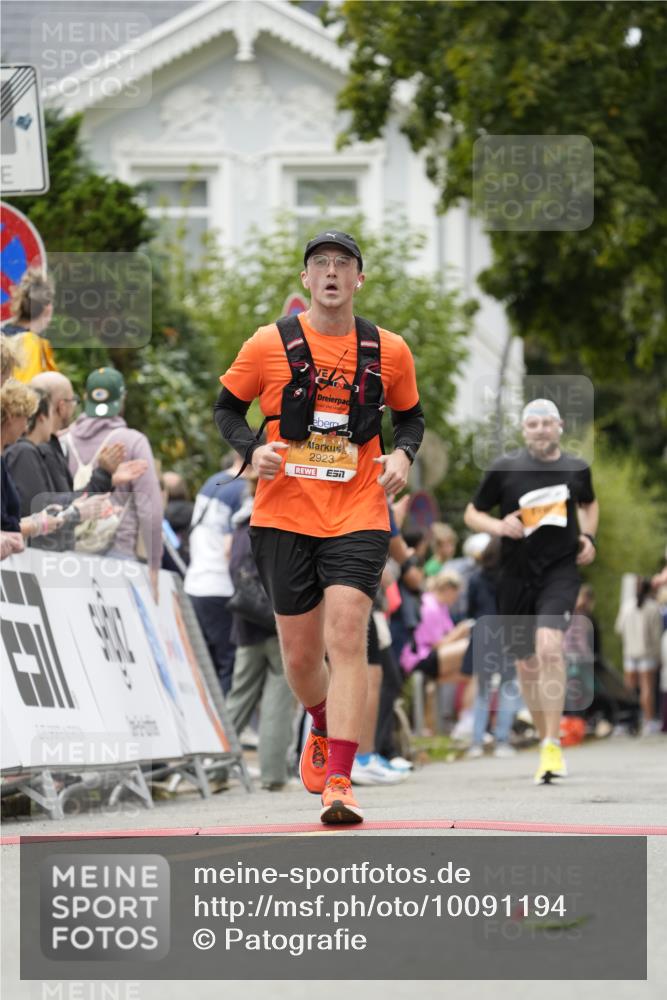 30.08.2026 - Blankeneser Heldenlauf Patografie http://msf.ph/oto/10091194 30.08.2026 12:11:54 Ziel 2562, 2621, 2899, 2923 meine-sportfotos.de