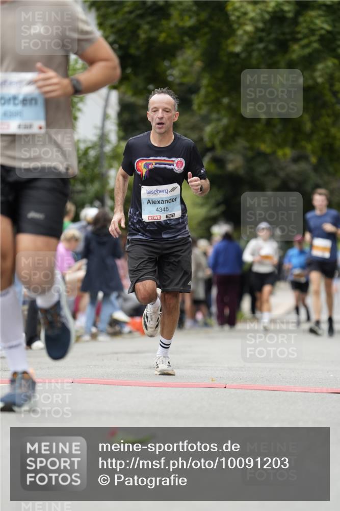 30.08.2026 - Blankeneser Heldenlauf Patografie http://msf.ph/oto/10091203 30.08.2026 12:12:03 Ziel 2344, 2899, 4345, 4398 meine-sportfotos.de