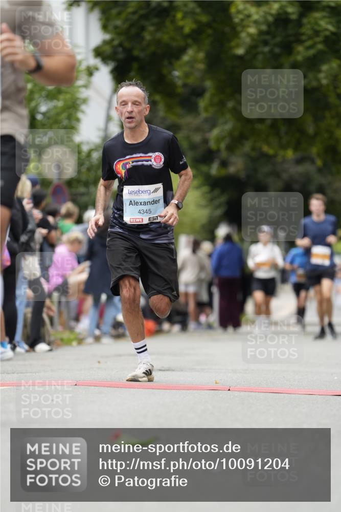 30.08.2026 - Blankeneser Heldenlauf Patografie http://msf.ph/oto/10091204 30.08.2026 12:12:03 Ziel 2344, 2899, 4345, 4398 meine-sportfotos.de