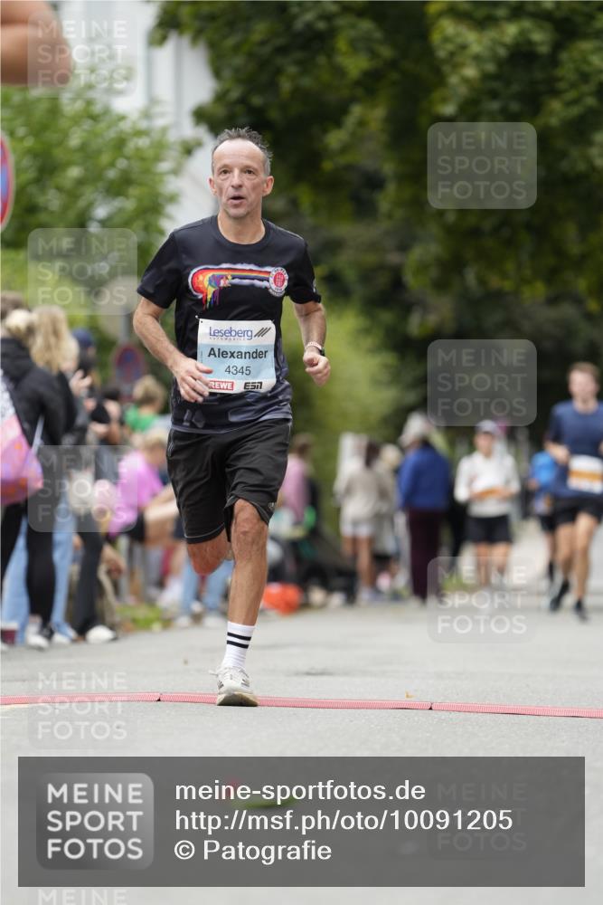 30.08.2026 - Blankeneser Heldenlauf Patografie http://msf.ph/oto/10091205 30.08.2026 12:12:03 Ziel 2344, 2899, 4345, 4398 meine-sportfotos.de