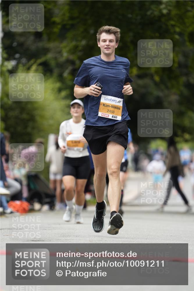 30.08.2026 - Blankeneser Heldenlauf Patografie http://msf.ph/oto/10091211 30.08.2026 12:12:10 Ziel 2450, 4345 meine-sportfotos.de