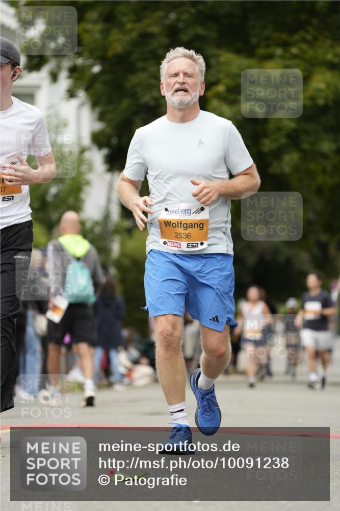30.08.2026 - Blankeneser Heldenlauf Patografie http://msf.ph/oto/10091238 30.08.2026 12:13:19 Ziel 2377, 2513, 2535, 2536, 2789, 2907 meine-sportfotos.de