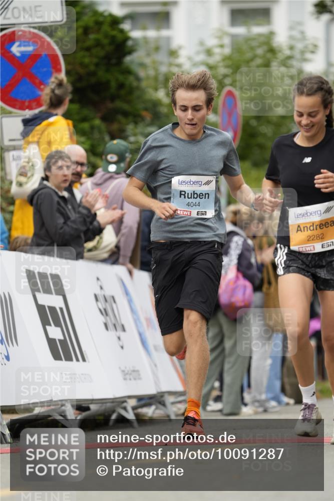 30.08.2026 - Blankeneser Heldenlauf Patografie http://msf.ph/oto/10091287 30.08.2026 12:14:19 Ziel 2130, 2282, 2283, 4044 meine-sportfotos.de