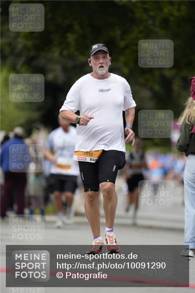 30.08.2026 - Blankeneser Heldenlauf Patografie http://msf.ph/oto/10091290 30.08.2026 12:14:23 Ziel 2012, 2130, 2282, 2283, 4044 meine-sportfotos.de