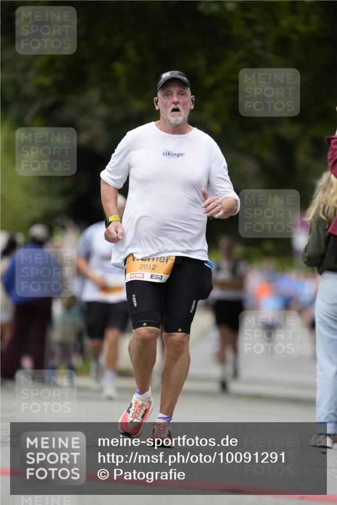 30.08.2026 - Blankeneser Heldenlauf Patografie http://msf.ph/oto/10091291 30.08.2026 12:14:24 Ziel 2012, 2130, 2282, 2283, 4044 meine-sportfotos.de