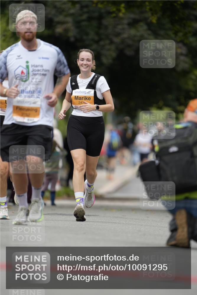 30.08.2026 - Blankeneser Heldenlauf Patografie http://msf.ph/oto/10091295 30.08.2026 12:14:32 Ziel 2012 meine-sportfotos.de