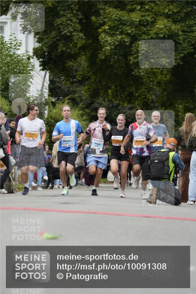 30.08.2026 - Blankeneser Heldenlauf Patografie http://msf.ph/oto/10091308 30.08.2026 12:15:01 Ziel 2070, 2071, 2676, 2784, 4031, 4416 meine-sportfotos.de
