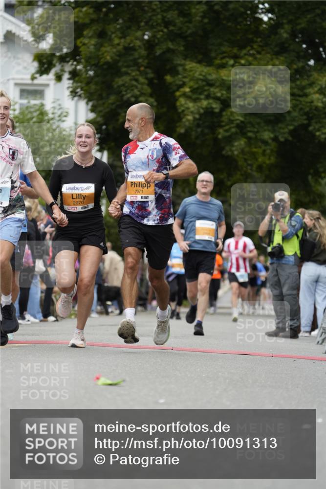 30.08.2026 - Blankeneser Heldenlauf Patografie http://msf.ph/oto/10091313 30.08.2026 12:15:05 Ziel 2070, 2071, 2784, 2954, 4031, 4416 meine-sportfotos.de