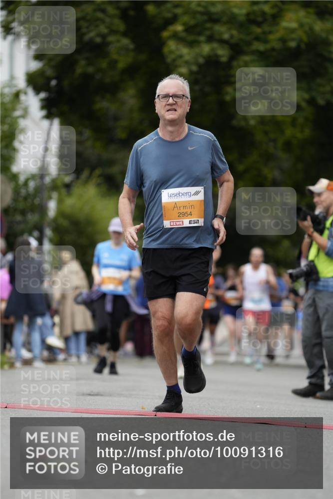 30.08.2026 - Blankeneser Heldenlauf Patografie http://msf.ph/oto/10091316 30.08.2026 12:15:07 Ziel 2070, 2071, 2784, 2954, 4031, 4416 meine-sportfotos.de