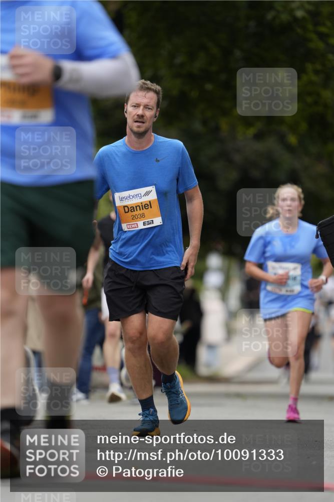 30.08.2026 - Blankeneser Heldenlauf Patografie http://msf.ph/oto/10091333 30.08.2026 12:15:28 Ziel 2038, 2527, 2727, 2728, 2866, 2906, 4069, 4120 meine-sportfotos.de