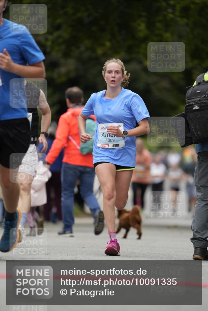 30.08.2026 - Blankeneser Heldenlauf Patografie http://msf.ph/oto/10091335 30.08.2026 12:15:30 Ziel 2038, 2527, 2727, 2728, 2866, 4069, 4120 meine-sportfotos.de
