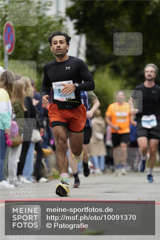 30.08.2026 - Blankeneser Heldenlauf Patografie http://msf.ph/oto/10091370 30.08.2026 12:16:21 Ziel 2268, 2309, 2539, 4182, 4451 meine-sportfotos.de