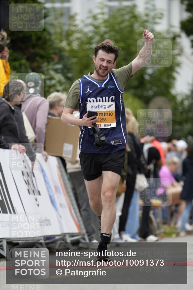 30.08.2026 - Blankeneser Heldenlauf Patografie http://msf.ph/oto/10091373 30.08.2026 12:16:25 Ziel 2268, 2309, 4182, 4451 meine-sportfotos.de
