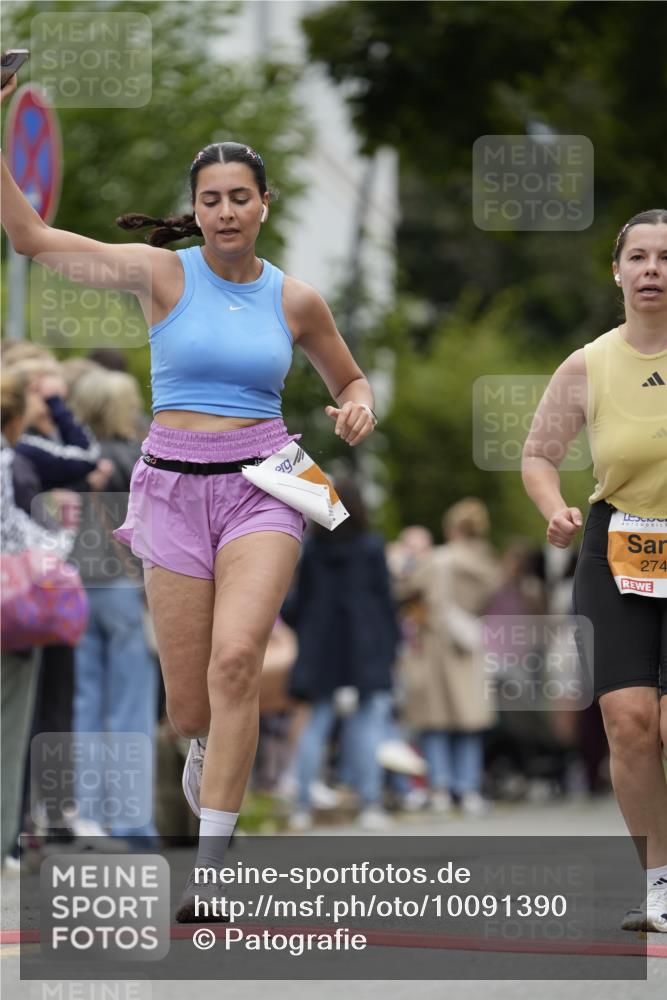 30.08.2026 - Blankeneser Heldenlauf Patografie http://msf.ph/oto/10091390 30.08.2026 12:16:47 Ziel 2495, 2742, 2747, 4080 meine-sportfotos.de
