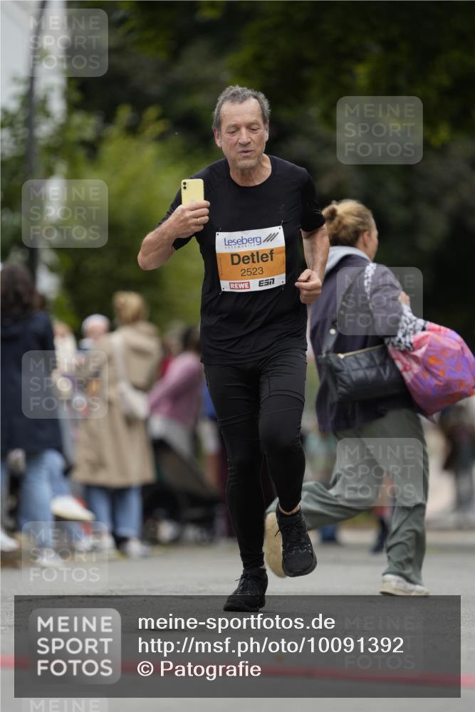 30.08.2026 - Blankeneser Heldenlauf Patografie http://msf.ph/oto/10091392 30.08.2026 12:16:51 Ziel 2523, 2742, 2747, 4080 meine-sportfotos.de