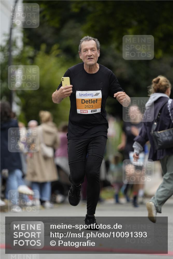 30.08.2026 - Blankeneser Heldenlauf Patografie http://msf.ph/oto/10091393 30.08.2026 12:16:52 Ziel 2523, 2742, 2747, 4080 meine-sportfotos.de