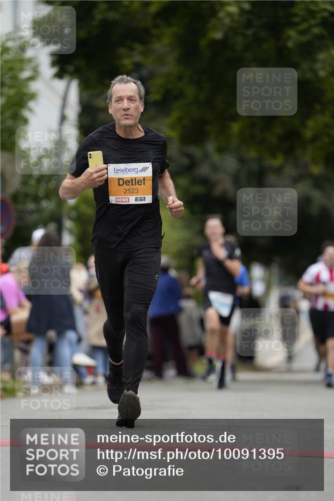 30.08.2026 - Blankeneser Heldenlauf Patografie http://msf.ph/oto/10091395 30.08.2026 12:16:53 Ziel 2523, 2742, 2747 meine-sportfotos.de