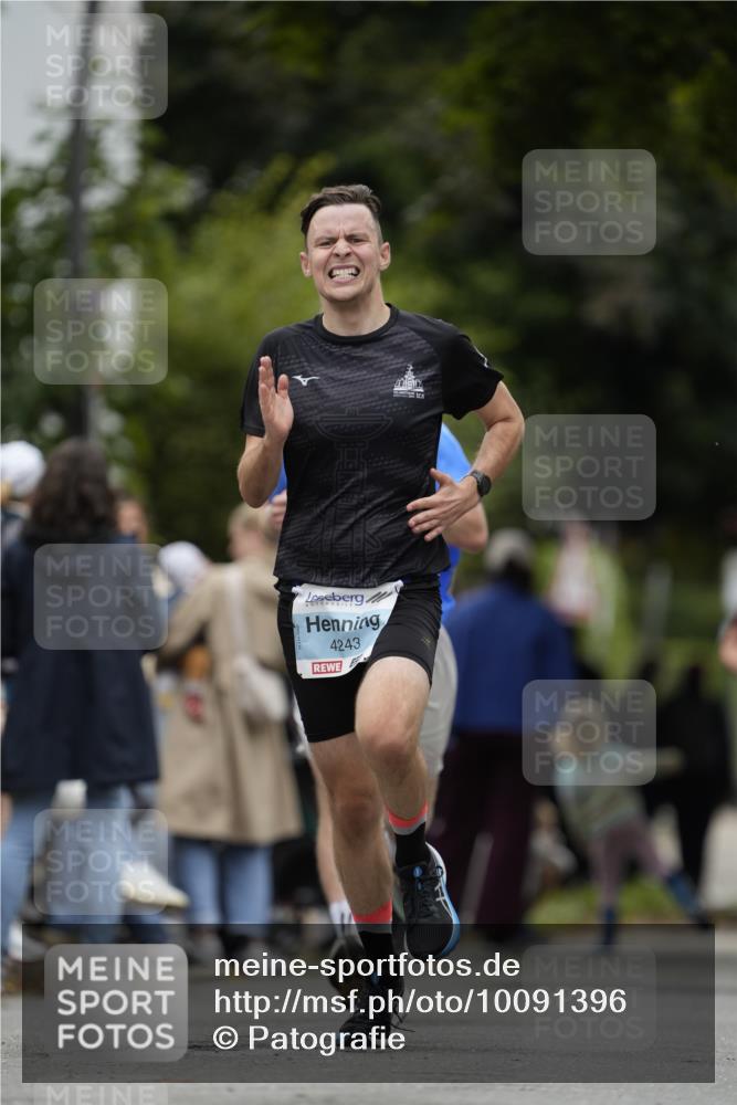 30.08.2026 - Blankeneser Heldenlauf Patografie http://msf.ph/oto/10091396 30.08.2026 12:16:57 Ziel 2523, 4243, 4424 meine-sportfotos.de