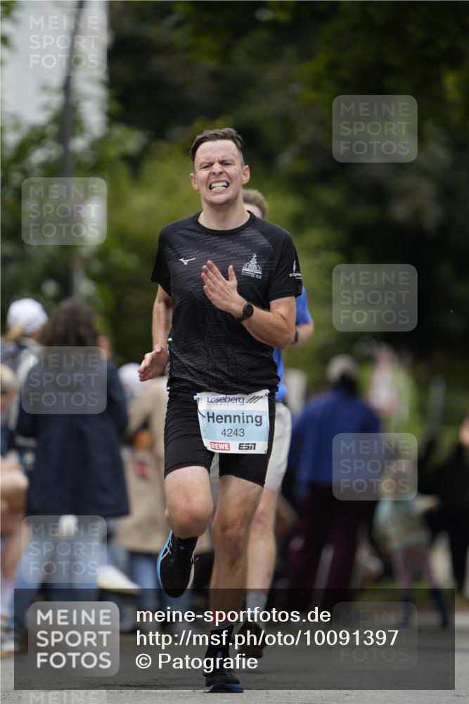 30.08.2026 - Blankeneser Heldenlauf Patografie http://msf.ph/oto/10091397 30.08.2026 12:16:57 Ziel 2523, 4243, 4424 meine-sportfotos.de