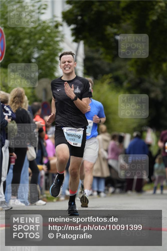 30.08.2026 - Blankeneser Heldenlauf Patografie http://msf.ph/oto/10091399 30.08.2026 12:16:58 Ziel 2523, 4243, 4424 meine-sportfotos.de