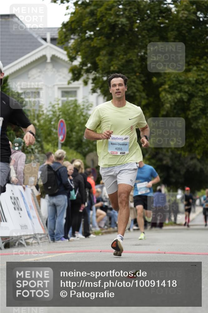 30.08.2026 - Blankeneser Heldenlauf Patografie http://msf.ph/oto/10091418 30.08.2026 12:17:35 Ziel 4055, 4134, 4272 meine-sportfotos.de
