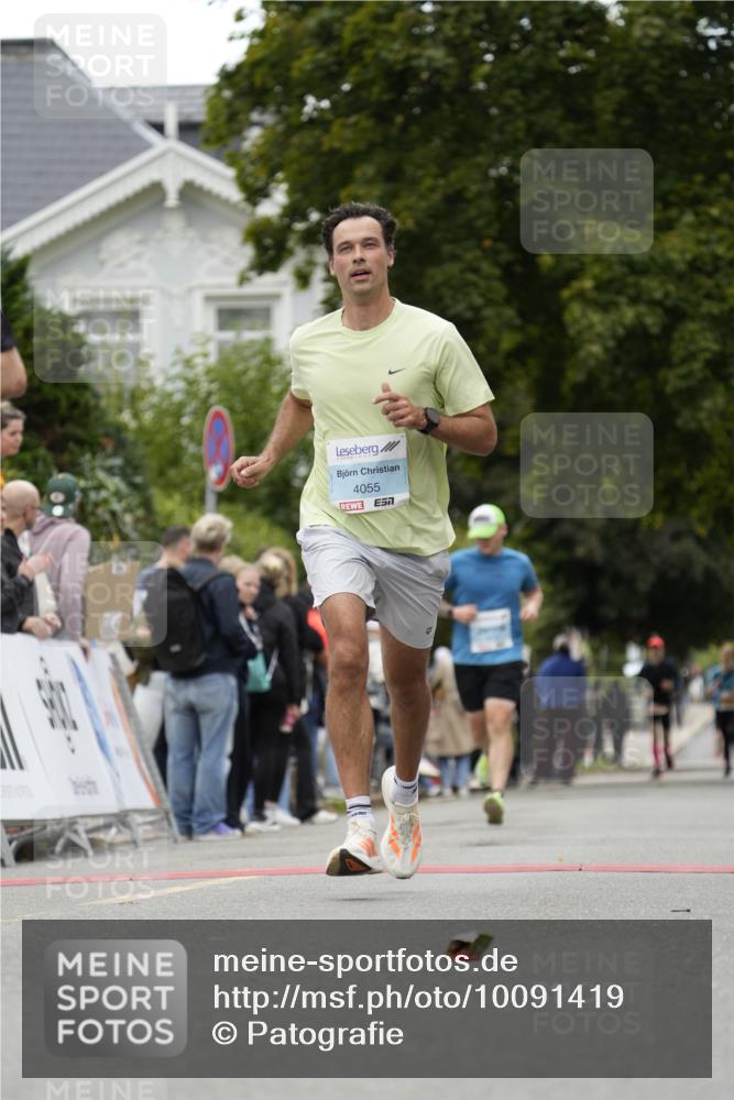 30.08.2026 - Blankeneser Heldenlauf Patografie http://msf.ph/oto/10091419 30.08.2026 12:17:35 Ziel 4055, 4134, 4272 meine-sportfotos.de