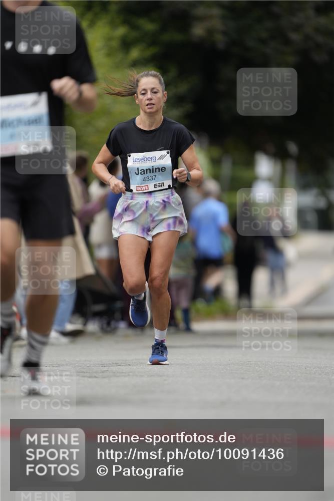 30.08.2026 - Blankeneser Heldenlauf Patografie http://msf.ph/oto/10091436 30.08.2026 12:18:11 Ziel 2231, 2406, 4103, 4385 meine-sportfotos.de