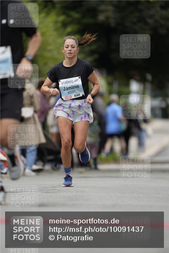30.08.2026 - Blankeneser Heldenlauf Patografie http://msf.ph/oto/10091437 30.08.2026 12:18:11 Ziel 2231, 2406, 4103, 4385 meine-sportfotos.de