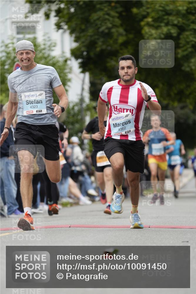 30.08.2026 - Blankeneser Heldenlauf Patografie http://msf.ph/oto/10091450 30.08.2026 12:18:45 Ziel 2216, 2217, 2867, 4323, 4362 meine-sportfotos.de