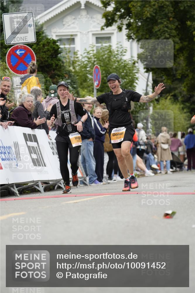30.08.2026 - Blankeneser Heldenlauf Patografie http://msf.ph/oto/10091452 30.08.2026 12:18:47 Ziel 2216, 2217, 4271, 4323, 4362 meine-sportfotos.de