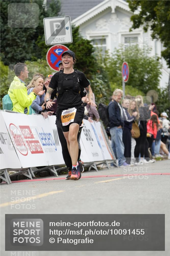 30.08.2026 - Blankeneser Heldenlauf Patografie http://msf.ph/oto/10091455 30.08.2026 12:18:49 Ziel 2216, 2217, 4271, 4323, 4362 meine-sportfotos.de