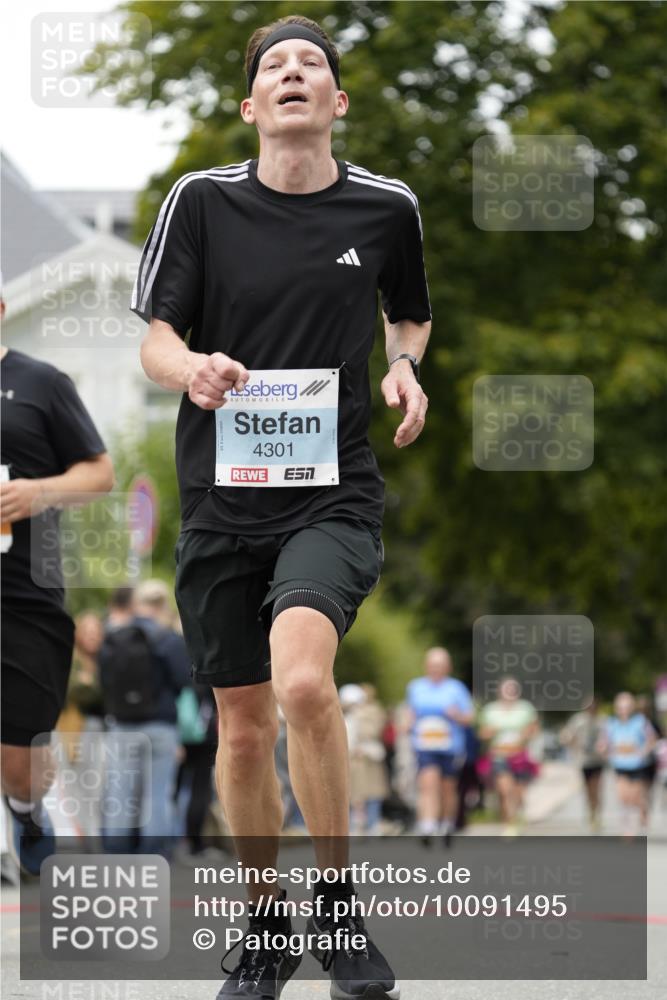 30.08.2026 - Blankeneser Heldenlauf Patografie http://msf.ph/oto/10091495 30.08.2026 12:19:51 Ziel 2040, 2280, 2476, 2914, 2915, 4183, 4301 meine-sportfotos.de
