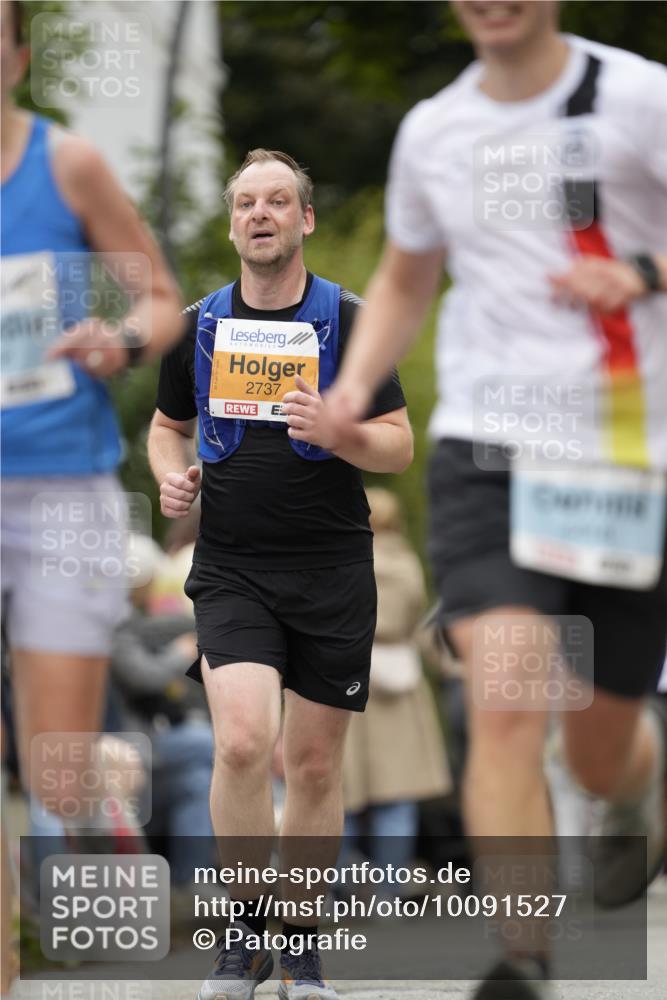 30.08.2026 - Blankeneser Heldenlauf Patografie http://msf.ph/oto/10091527 30.08.2026 12:20:37 Ziel 2737, 4356, 4418 meine-sportfotos.de
