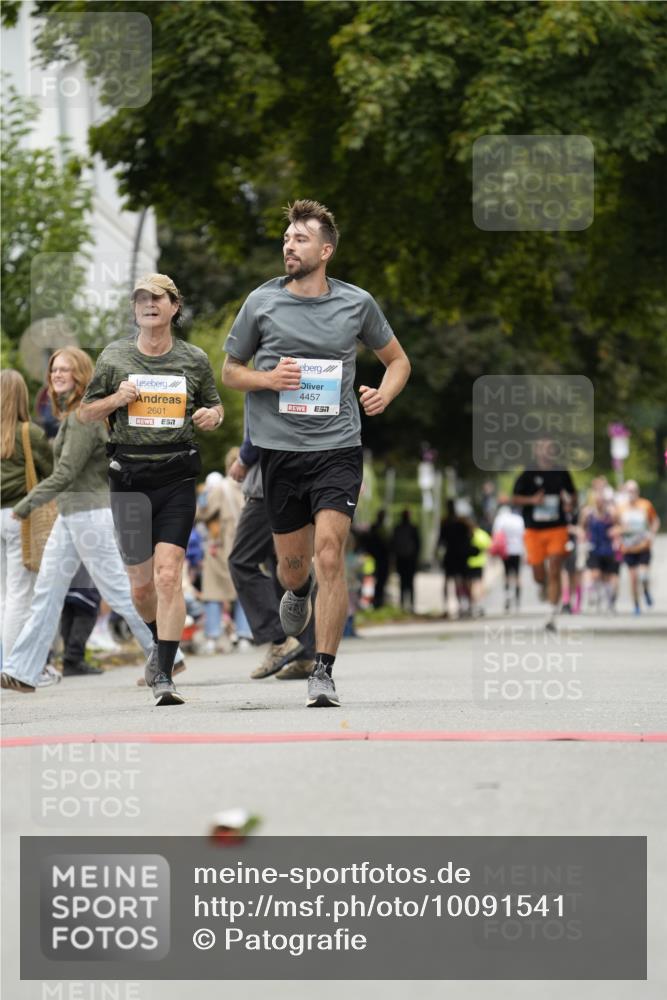 30.08.2026 - Blankeneser Heldenlauf Patografie http://msf.ph/oto/10091541 30.08.2026 12:20:59 Ziel 2601, 4454, 4457 meine-sportfotos.de