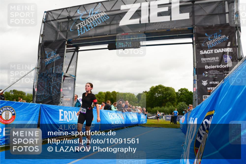30.08.2026 - Elbe Triathlon Hamburg LAZAROV Photography http://msf.ph/oto/10091561 30.08.2026 13:03:13 Ziel 1808, 1813 meine-sportfotos.de