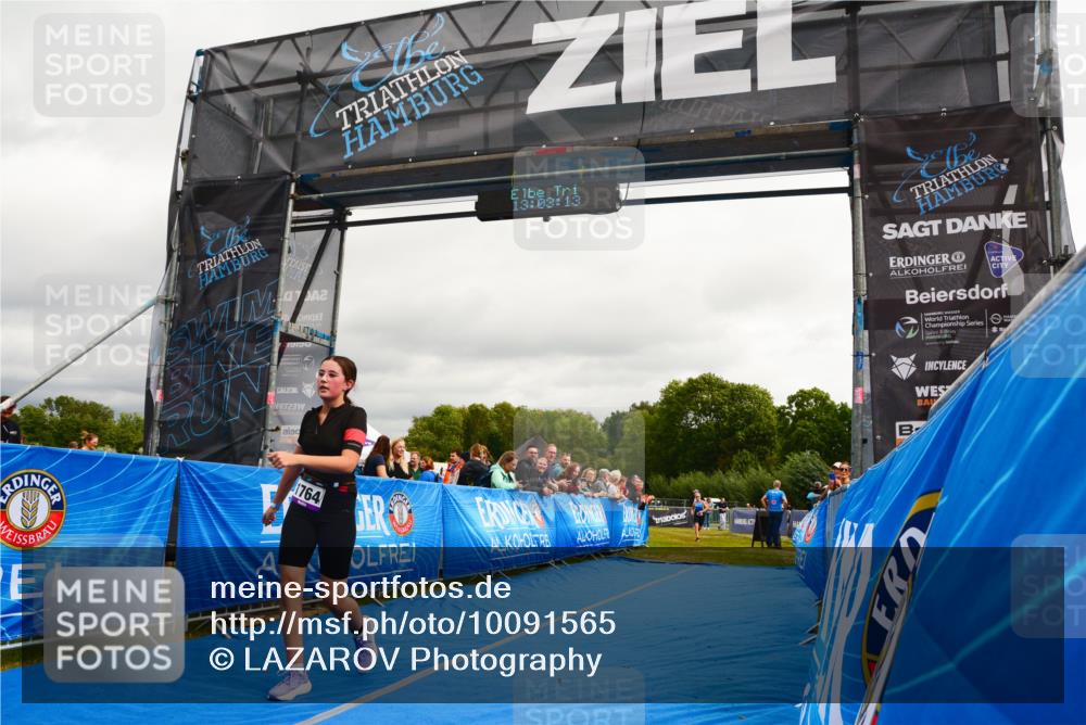 30.08.2026 - Elbe Triathlon Hamburg LAZAROV Photography http://msf.ph/oto/10091565 30.08.2026 13:03:14 Ziel 1808, 1813 meine-sportfotos.de