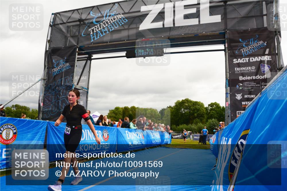 30.08.2026 - Elbe Triathlon Hamburg LAZAROV Photography http://msf.ph/oto/10091569 30.08.2026 13:03:14 Ziel 1808, 1813 meine-sportfotos.de