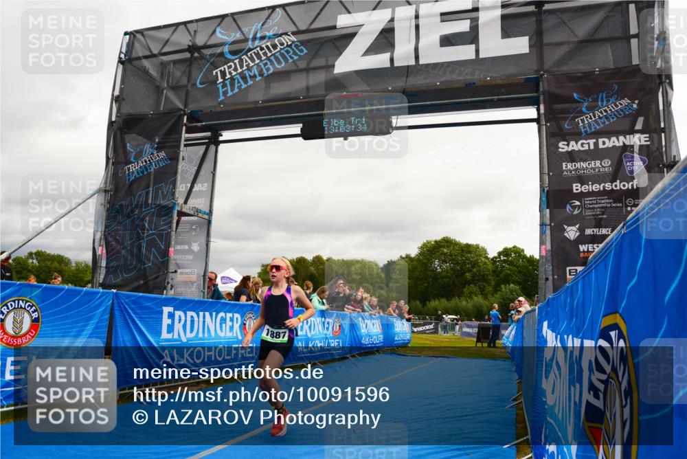 30.08.2026 - Elbe Triathlon Hamburg LAZAROV Photography http://msf.ph/oto/10091596 30.08.2026 13:03:35 Ziel 1887 meine-sportfotos.de