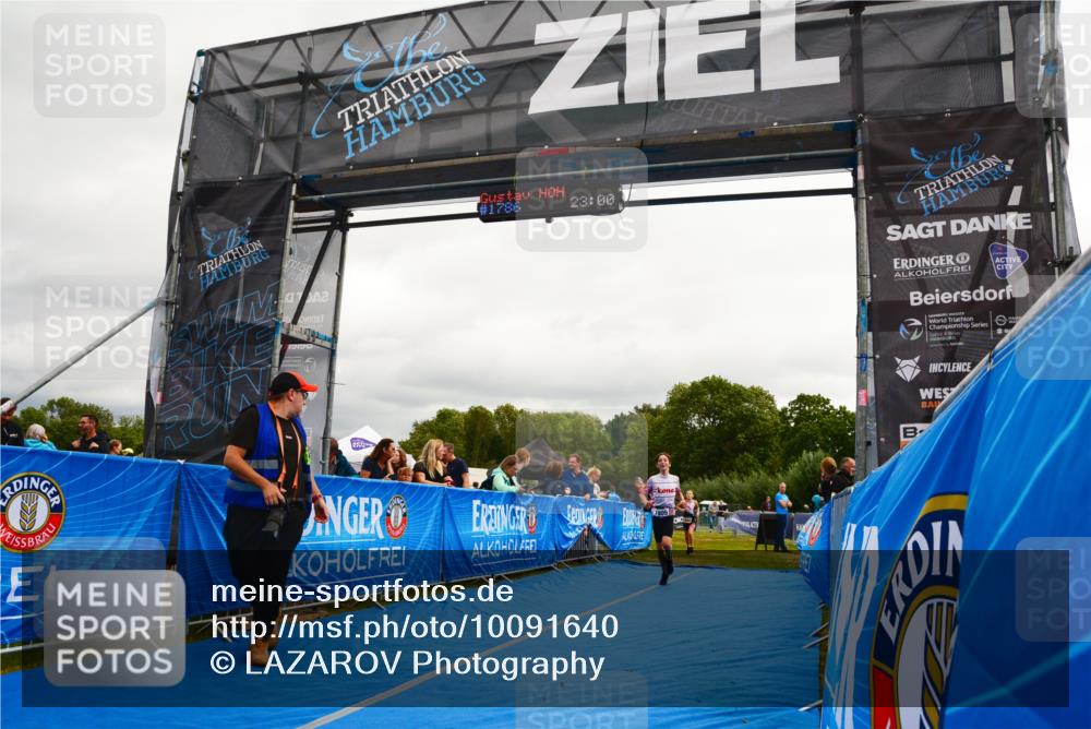 30.08.2026 - Elbe Triathlon Hamburg LAZAROV Photography http://msf.ph/oto/10091640 30.08.2026 13:04:47 Ziel 1805, 1866 meine-sportfotos.de