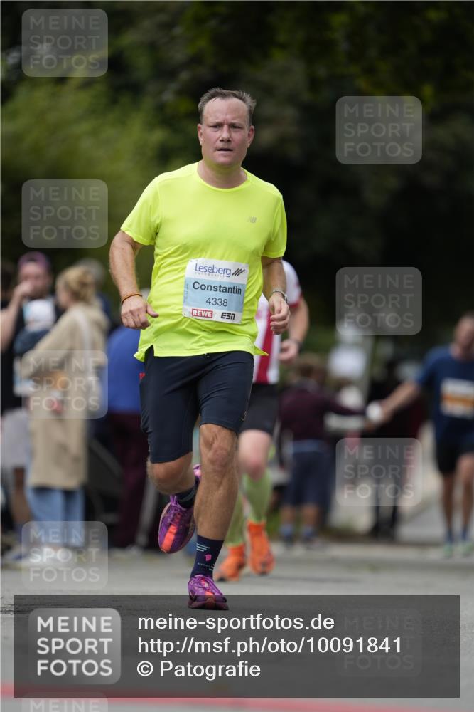 30.08.2026 - Blankeneser Heldenlauf Patografie http://msf.ph/oto/10091841 30.08.2026 12:25:22 Ziel 4332, 4333, 4338 meine-sportfotos.de