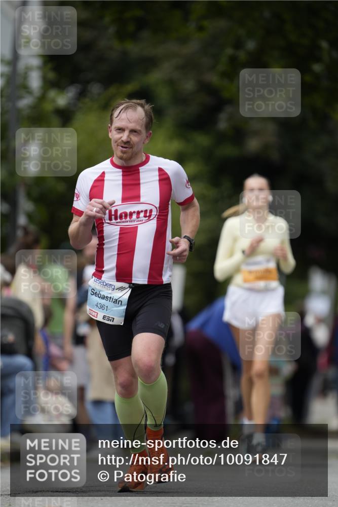 30.08.2026 - Blankeneser Heldenlauf Patografie http://msf.ph/oto/10091847 30.08.2026 12:25:26 Ziel 4332, 4333, 4338 meine-sportfotos.de