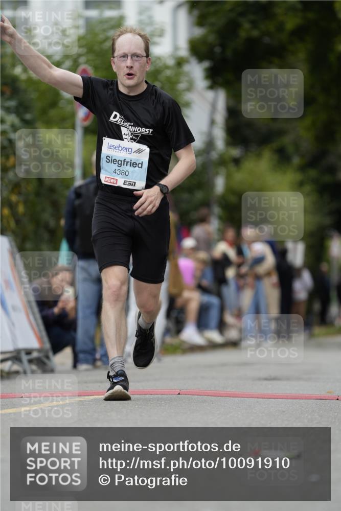 30.08.2026 - Blankeneser Heldenlauf Patografie http://msf.ph/oto/10091910 30.08.2026 12:26:19 Ziel 4380, 4478 meine-sportfotos.de