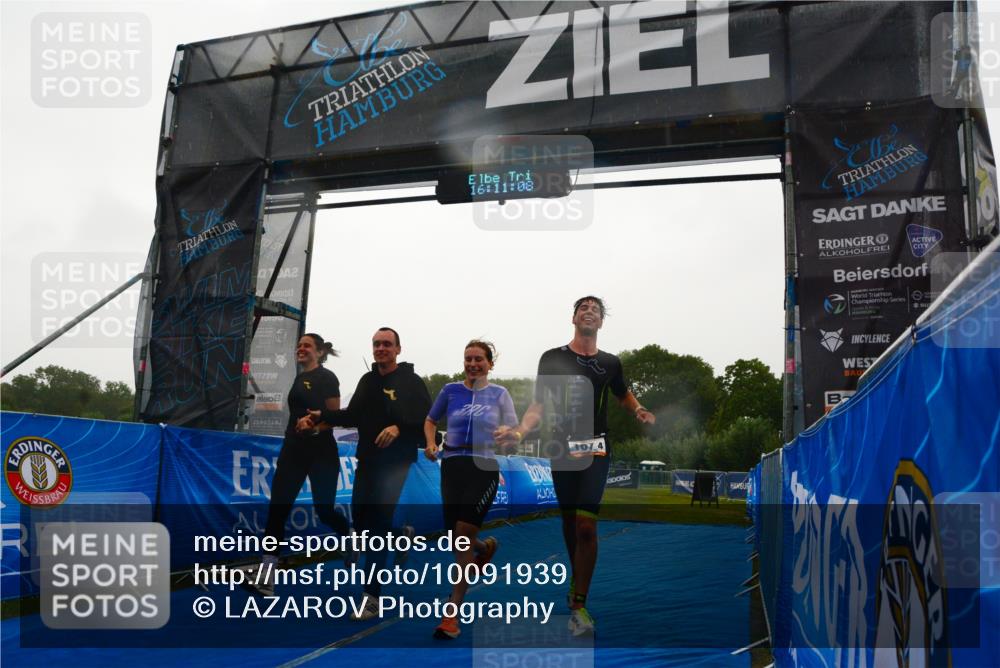 30.08.2026 - Elbe Triathlon Hamburg LAZAROV Photography http://msf.ph/oto/10091939 30.08.2026 16:11:08 Ziel  meine-sportfotos.de
