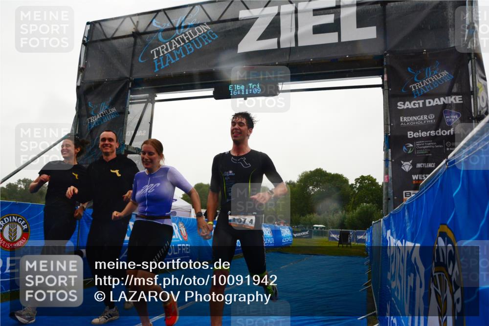 30.08.2026 - Elbe Triathlon Hamburg LAZAROV Photography http://msf.ph/oto/10091942 30.08.2026 16:11:08 Ziel  meine-sportfotos.de