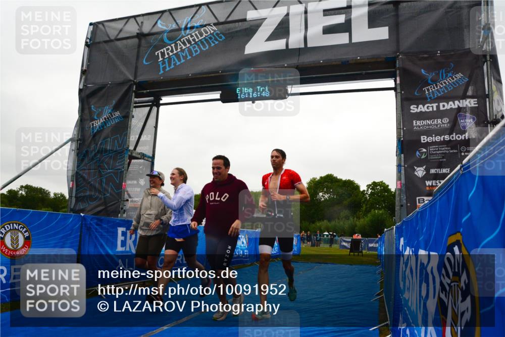 30.08.2026 - Elbe Triathlon Hamburg LAZAROV Photography http://msf.ph/oto/10091952 30.08.2026 16:16:47 Ziel  meine-sportfotos.de
