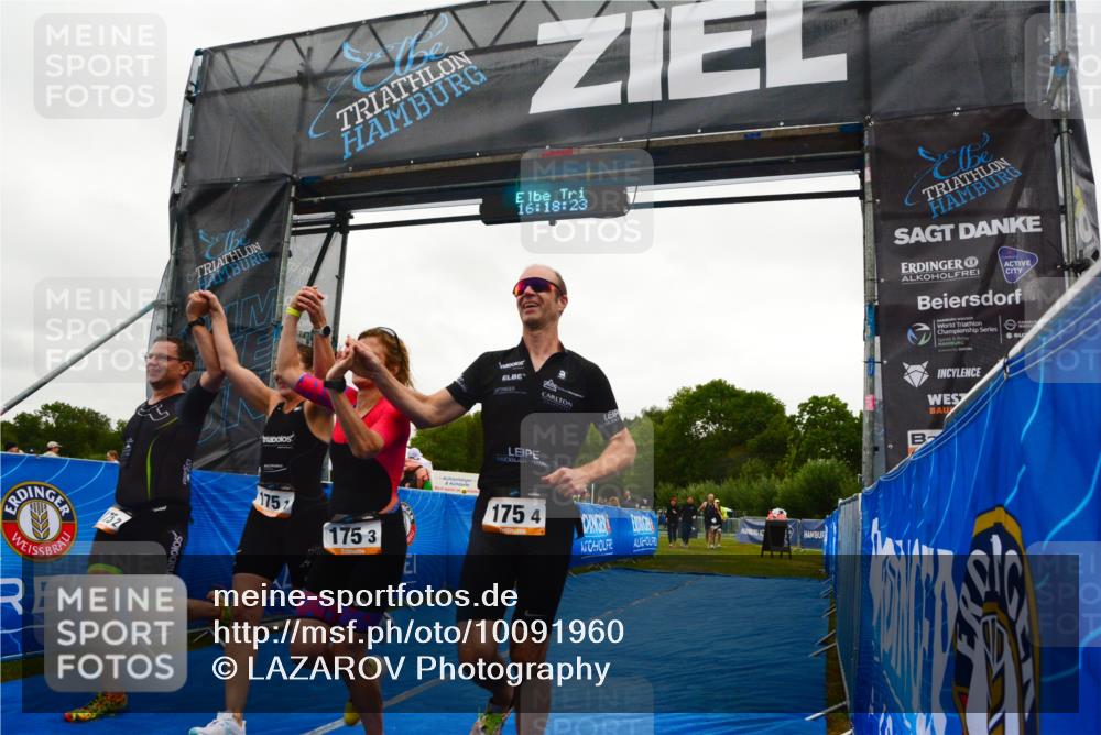 30.08.2026 - Elbe Triathlon Hamburg LAZAROV Photography http://msf.ph/oto/10091960 30.08.2026 16:18:23 Ziel  meine-sportfotos.de