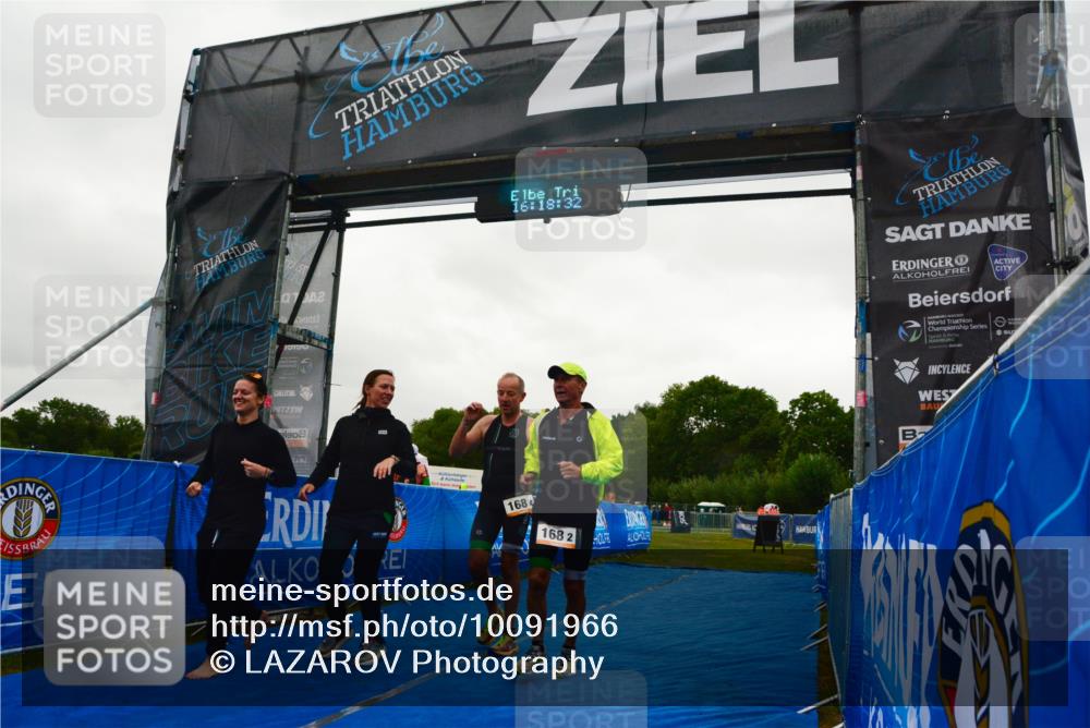 30.08.2026 - Elbe Triathlon Hamburg LAZAROV Photography http://msf.ph/oto/10091966 30.08.2026 16:18:31 Ziel  meine-sportfotos.de