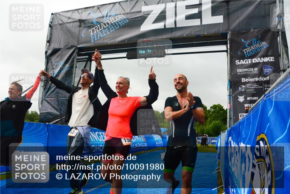 30.08.2026 - Elbe Triathlon Hamburg LAZAROV Photography http://msf.ph/oto/10091980 30.08.2026 16:21:37 Ziel  meine-sportfotos.de
